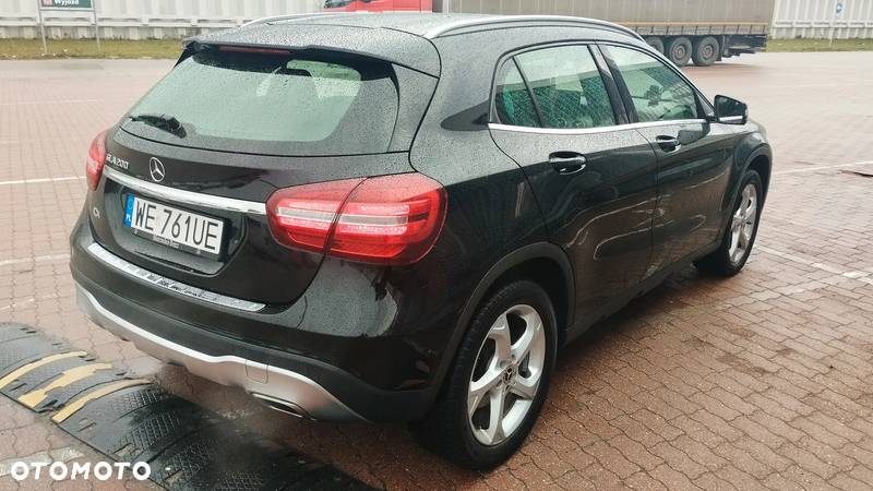 Mercedes-Benz GLA 200 7G-DCT Urban - 7