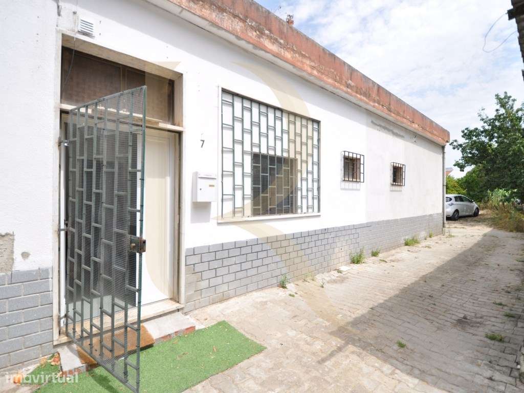 Loja transformada em Apartamento nos Foros da Amora - Seixal-5