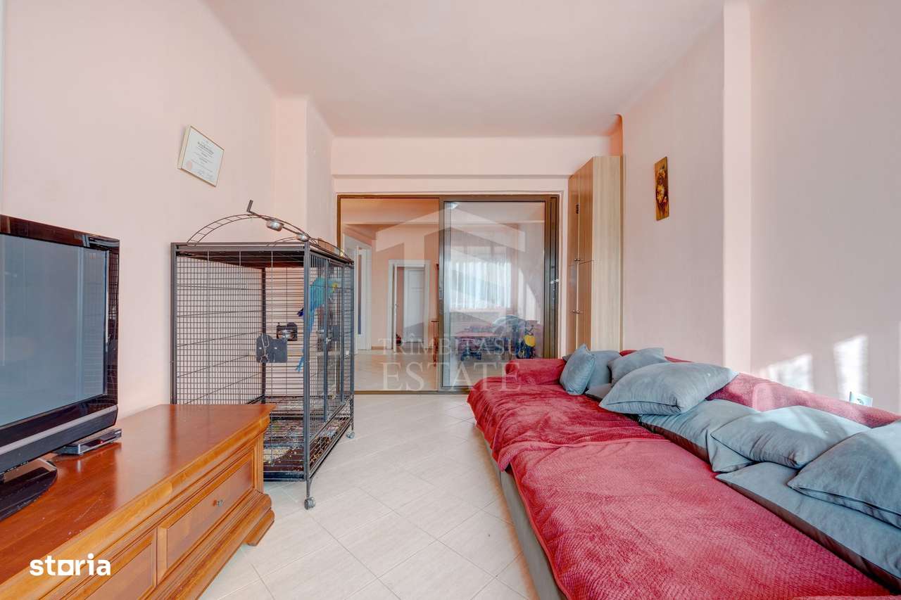 Zona C Calarrasilor ,apartament în imobil interbelic-4