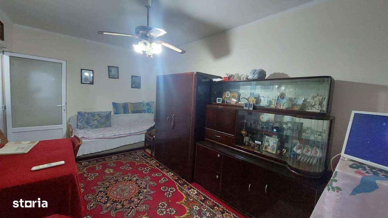 Vand garsoniera etaj 1 zona Micalaca-2