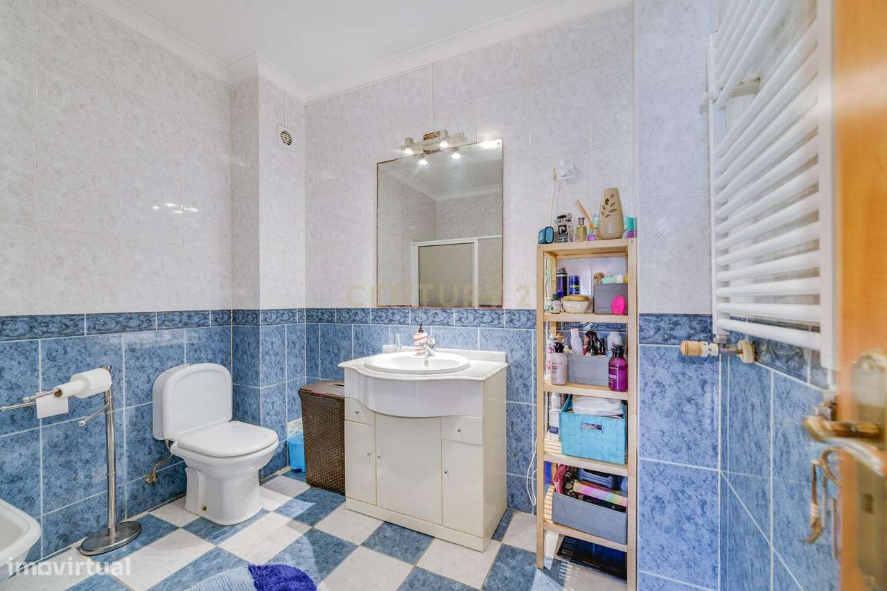 Espaçosa Moradia T3 em Quinta do Anjo, Palmela-19