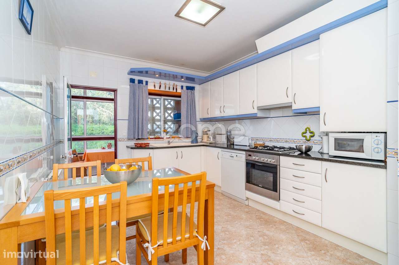 Apartamento T3+Garagem e Arrumo-6