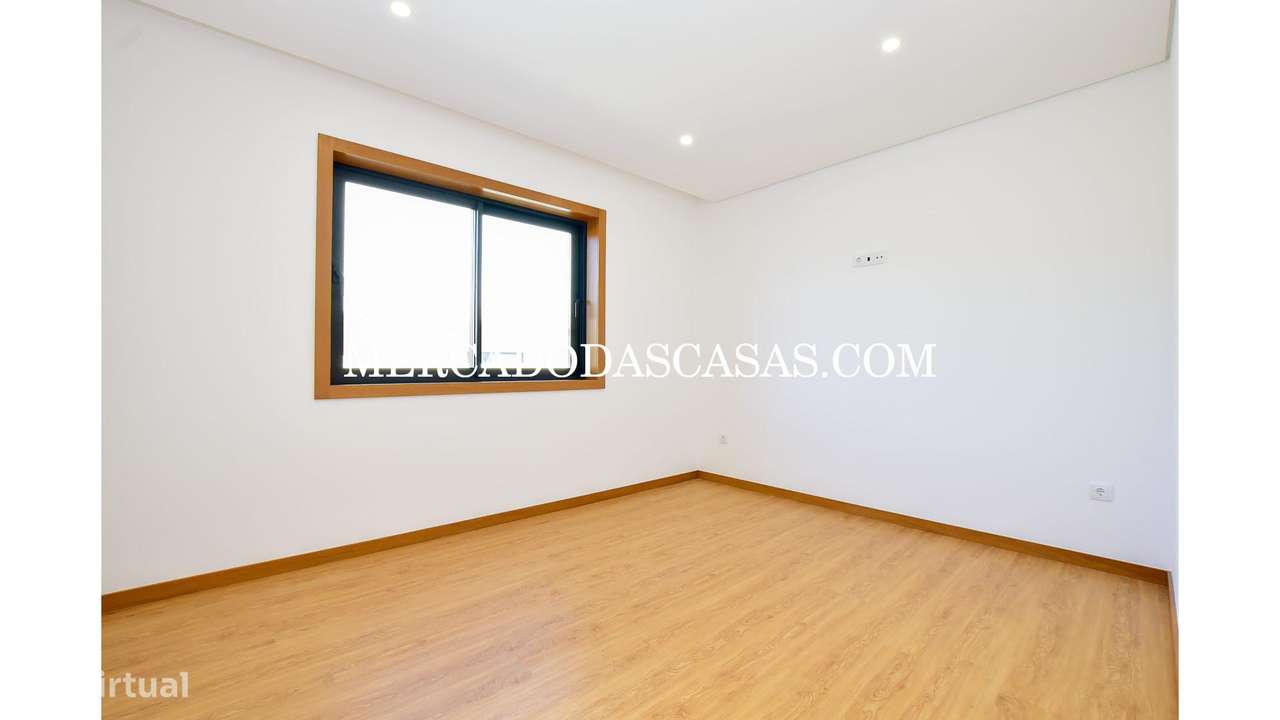 Moradia T3 Nova em S.M.Feira, junto ao castelo-28