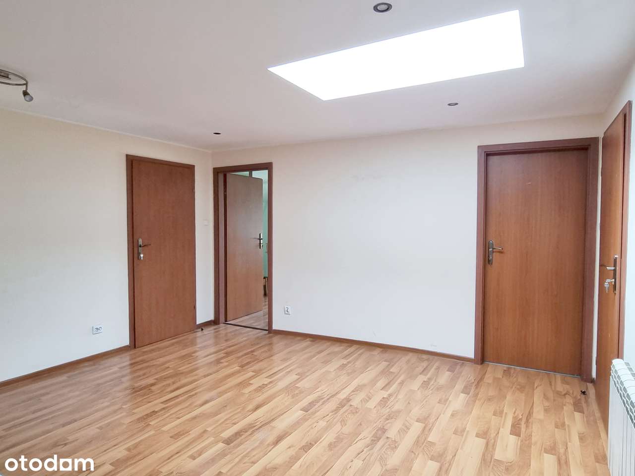 5-pok | 4 niezależne pokoje | osobna kuchnia | piwnica | 2 piętro |-7