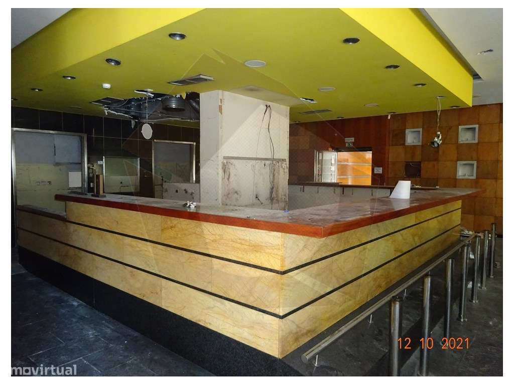 Restauração / Comércio -Parque Comercial Chiolo Maia-8