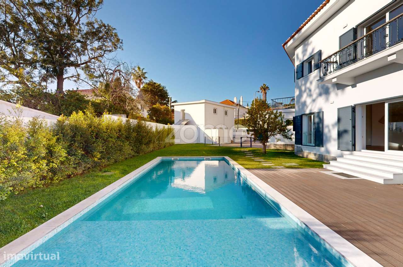 Moradia T4 2 No Estoril Com Piscina E Anexo 2A Casa
