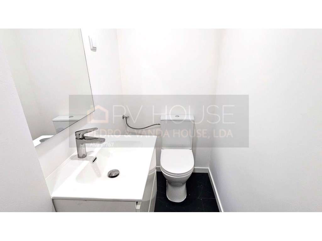 Apartamento T2+1 em Odivelas | Totalmente Remodelado-12