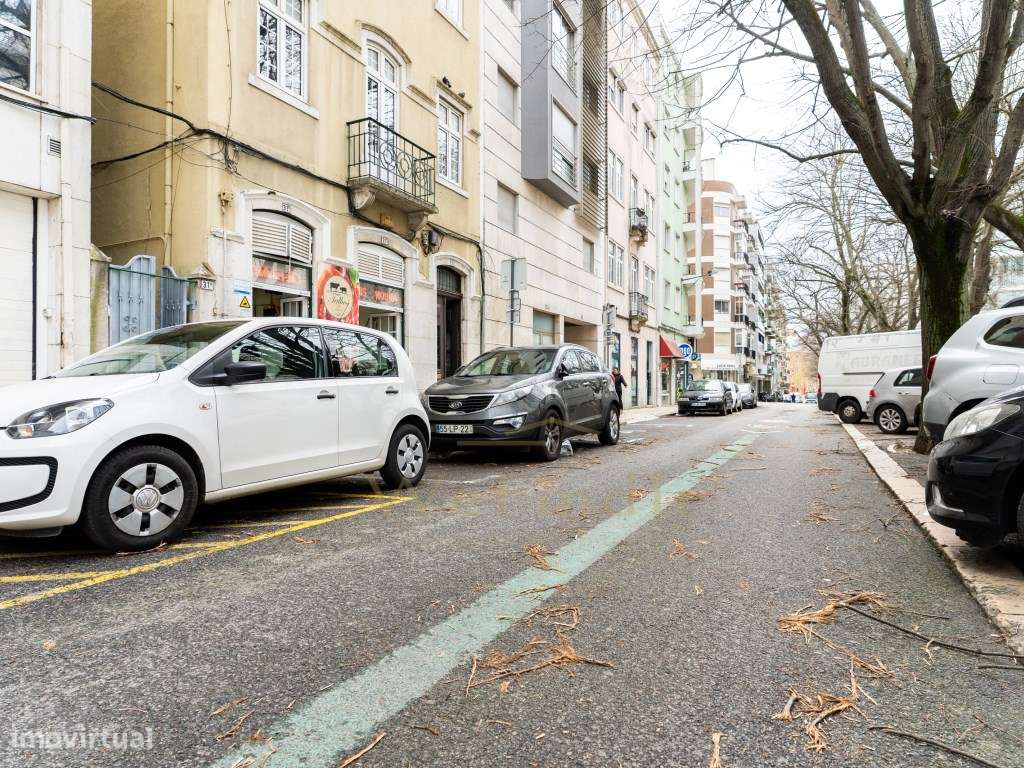 Charmoso e luminoso T1 no coração de Lisboa, com logradouro privativo-8