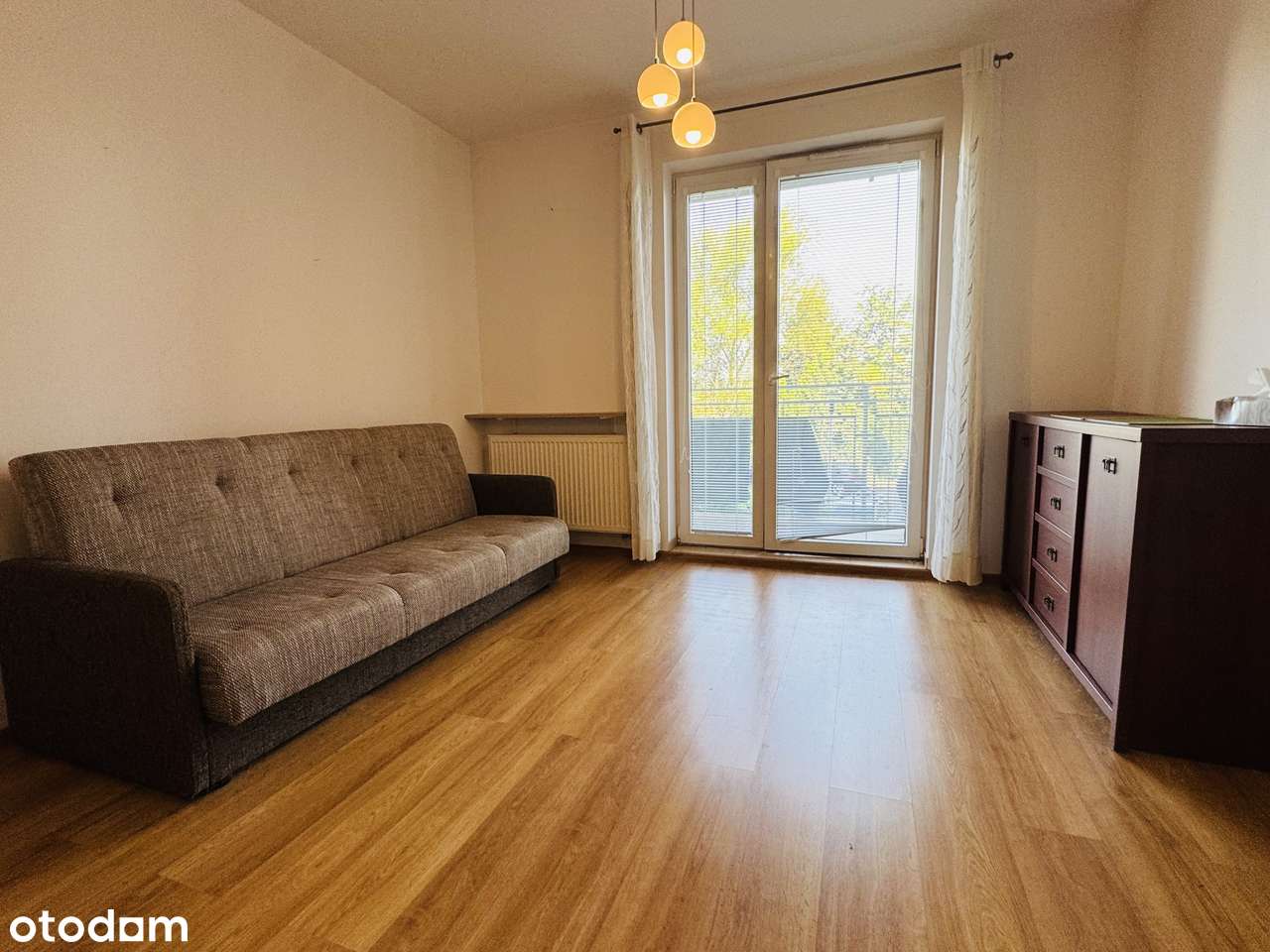 2. Pokoje, duży balkon, cicha okolica.-3