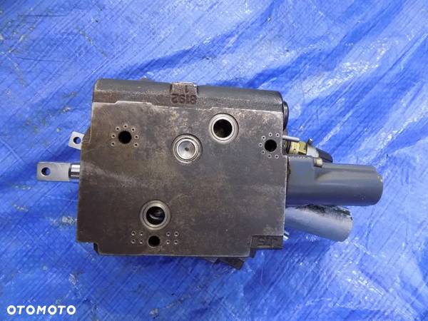 sekcja hydrauliki rozdzielacz zawór 0521610025 case mxm new holland t7030 tm120 - 2