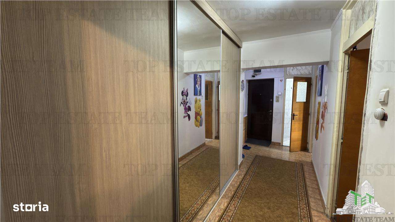 Apartament 3 camere 2 bai bloc 1984 zona metrou 1 Decembrie 1918 - Imagine principală: 2/10