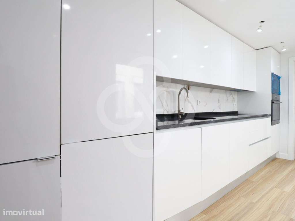 Apartamento T3 remodelado ao Chiado e Santos ao IADE e ISEG em Lisboa-5