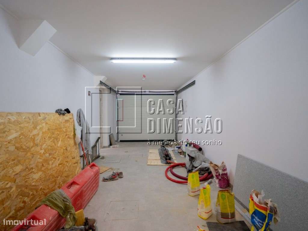 Moradia isolada de tipologia T4 localizada na zona da Charneca da C...-49