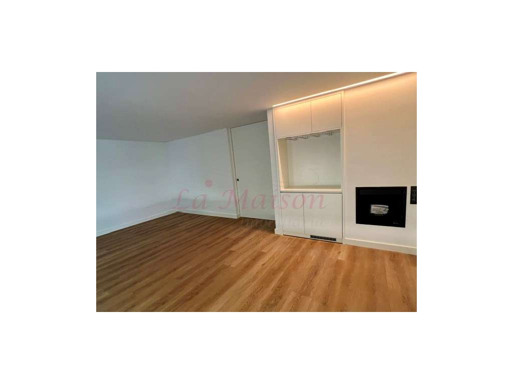3 Apartamentos T2+1-10
