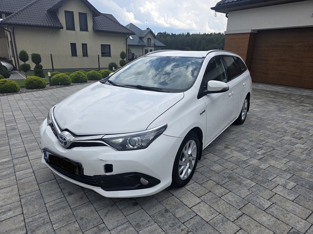Toyota Auris II (2012-) Hybrid 135 Comfort 2018