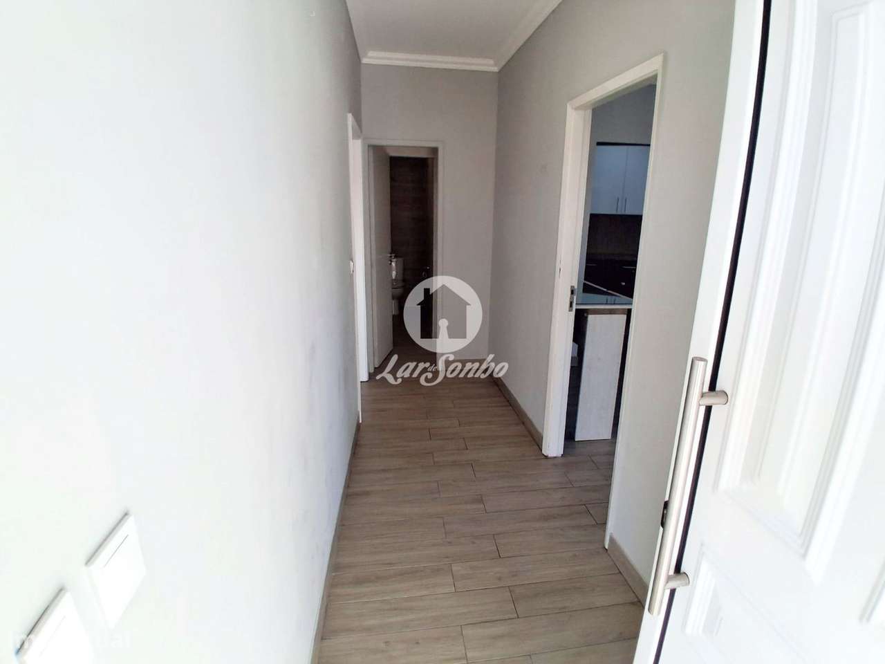 Andar moradia T3 totalmente renovado, com três frentes e excelente ...-19