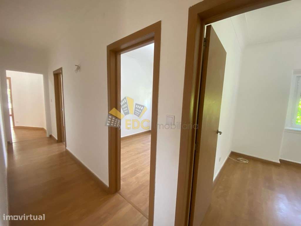 Apartamento T4 com Grande Potencial e Ótima Localização | Localizad...-19