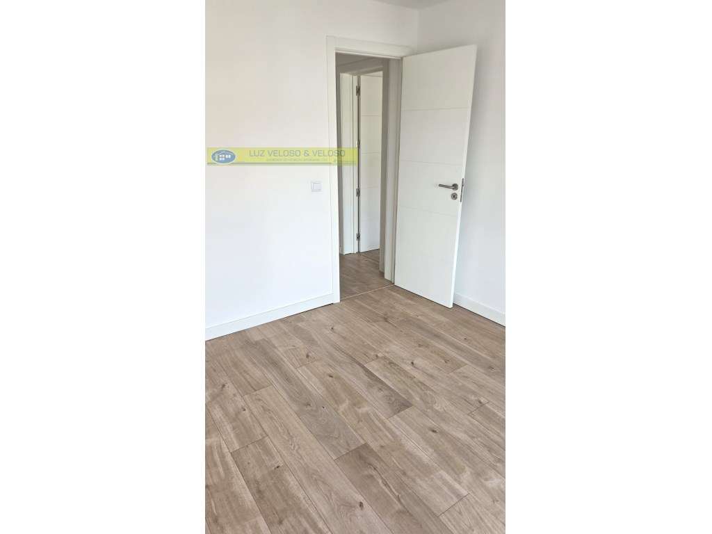 T2 Amadora REMODELADO, 2 frentes, 1 Marquise, 1 Varanda-26