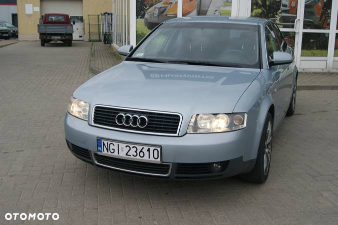 Audi A4 2.4 - 1