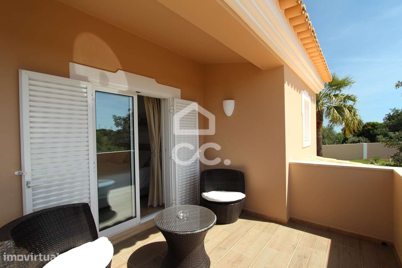 Moradia T3 + 1 com elevado potencial de rentabilidade em Armação de Pê-24