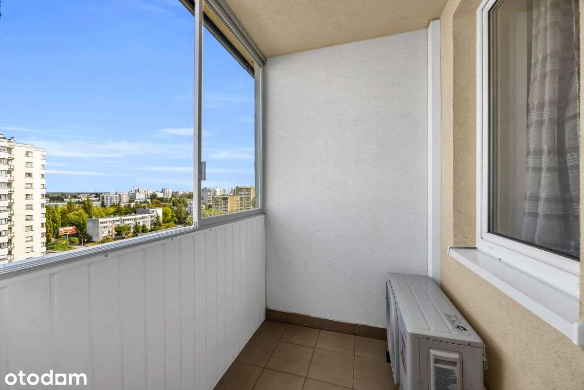 Słoneczne mieszkanie przy metrze Stokłosy-6