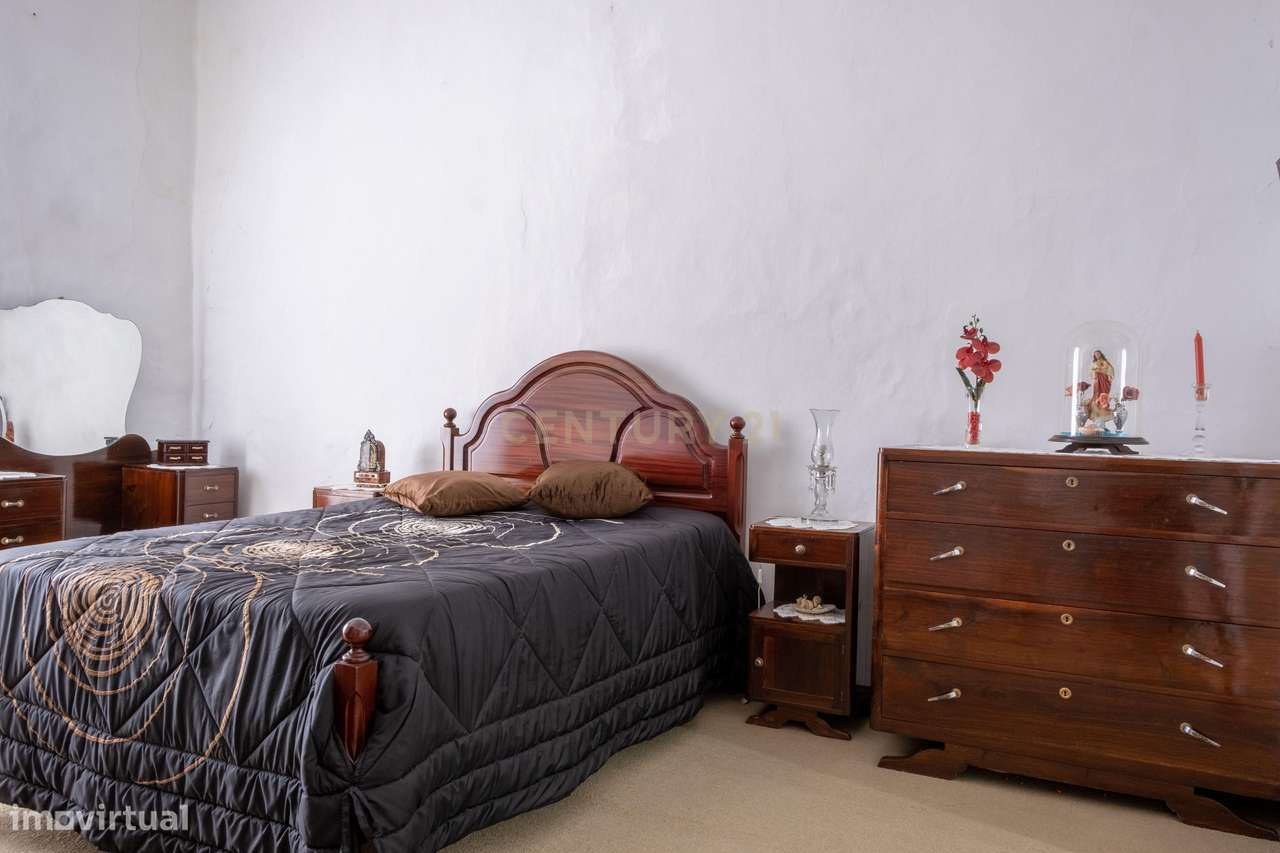Moradia T2 com Quintal no Centro da Ribeira Grande-5