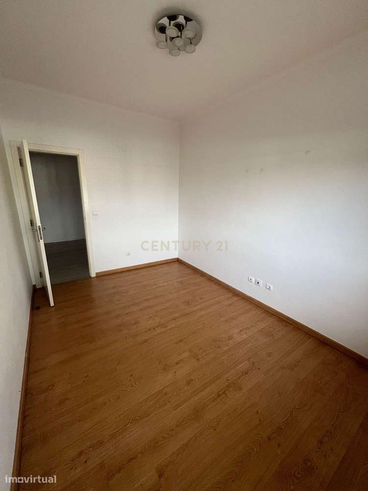 Apartamento T3 para arrendamento na Amora - Grande imagem: 5/13