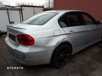 BMW E90 320D 04-08 2.0 D M47N2 BELKA TYŁ TYLNA KOMPLETNA - 3