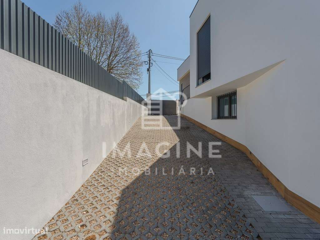 Moradia com 1385m2 de terreno para venda em Azeitão - Grande imagem: 4/60