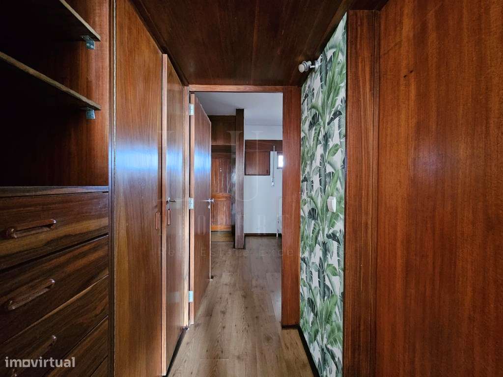 APARTAMENTO T1 EM CARCAVELOS COM VISTA MAR 1ª LINHA A 200m DA PRAIA-25