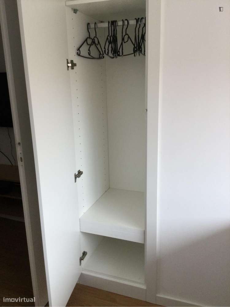 Quarto - localizado em Aldoar Porto - Grande imagem: 4/8