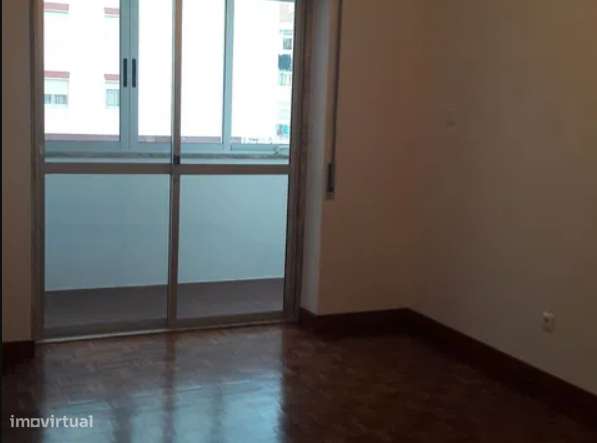 Arrendamento T3 com fiador - Rua Rio da Azenha - Grande imagem: 3/7