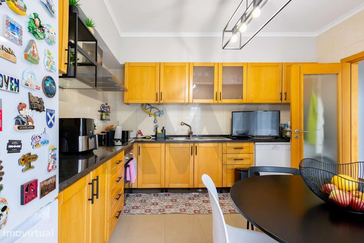 Moradia T5 em Azeitão com jardim, terraço e garagem box - Grande imagem: 4/43