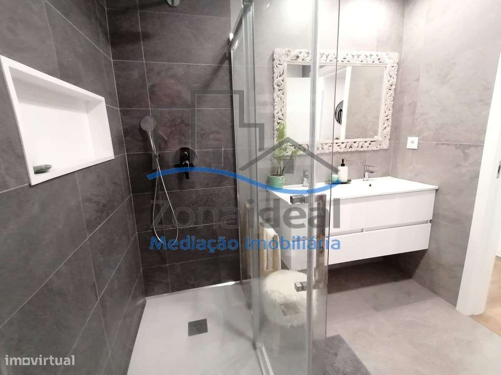 Apartamento T3 Duplex com parqueamento 2 carros - Alenquer-13