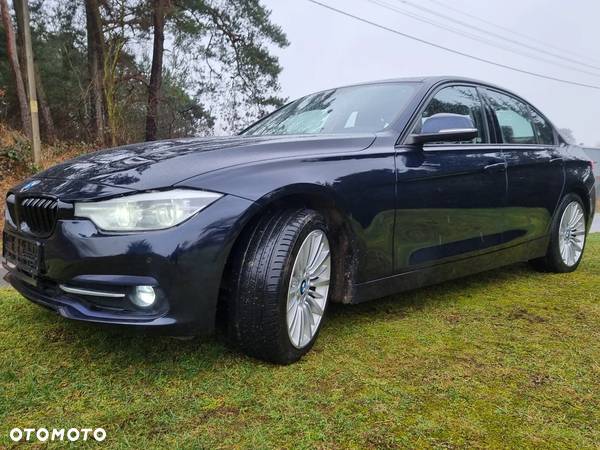 BMW Seria 3 320i Touring Luxury Line - 17