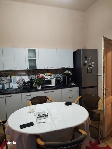 Apt CENTRU,2 camere cu pivniță și parcare lângă magazin SORA-5