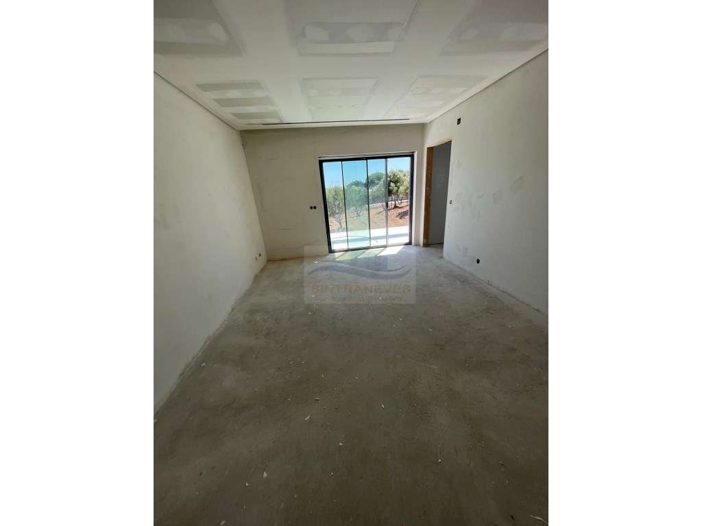 Moradia dos Sonhos 3 Suítes, Piscina, Painel Solar, 4 Vagas Garagem...-14