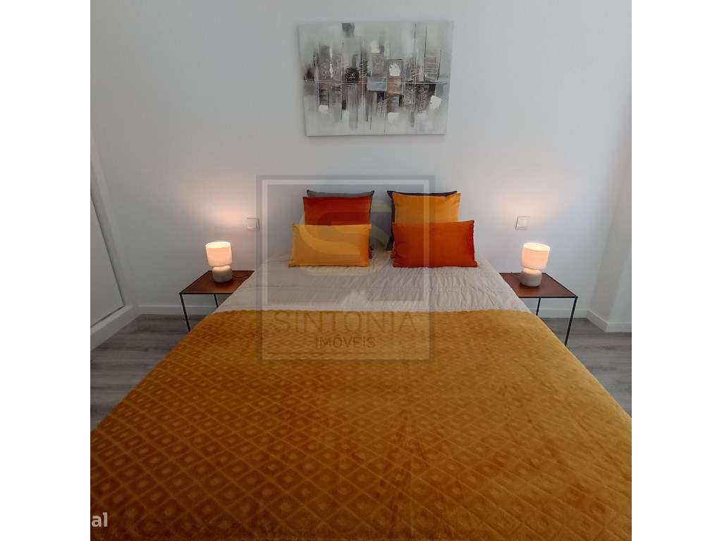 Apartamento T3 Totalmente Remodelado - Benfica-8