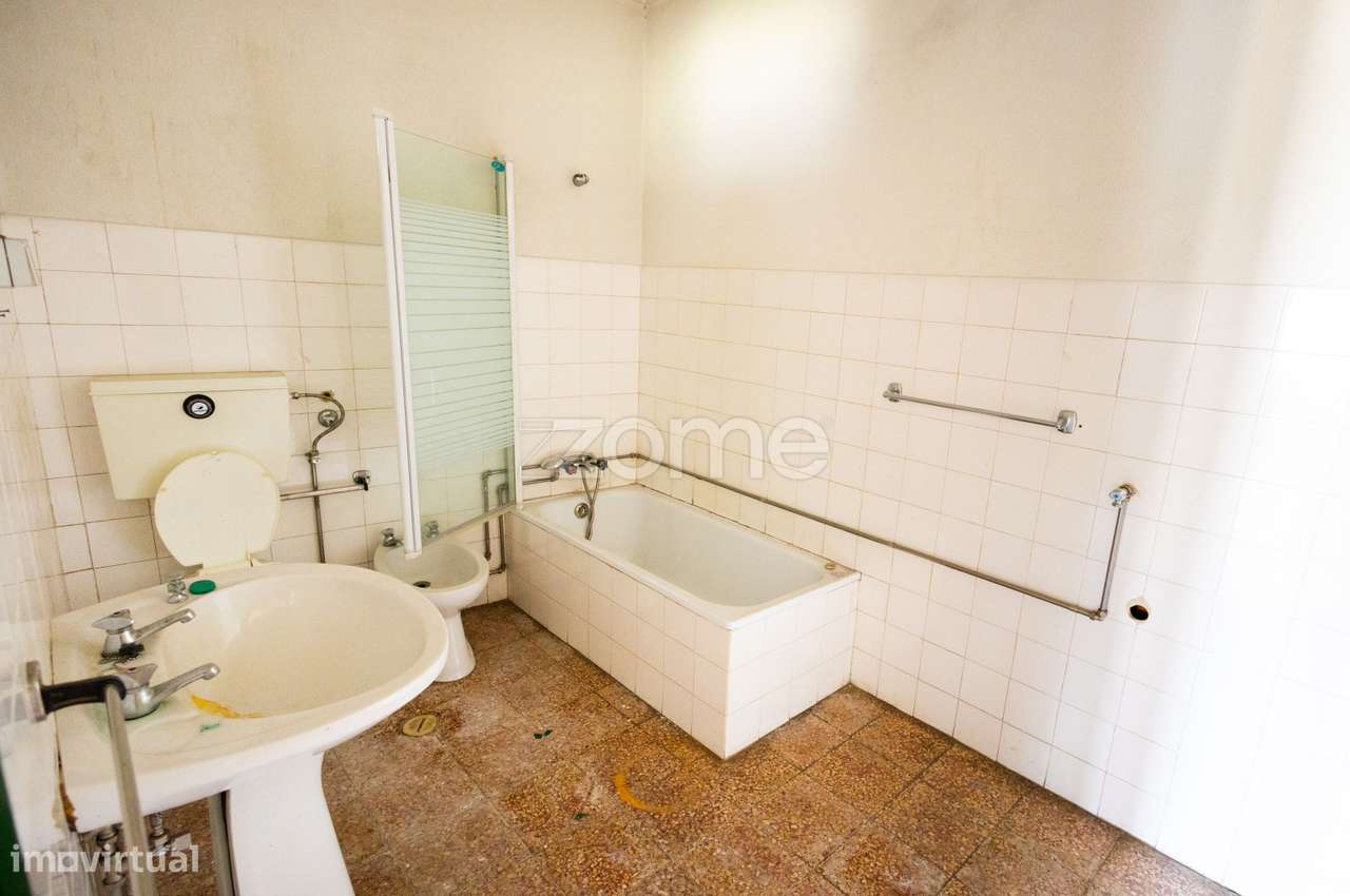 Prédio 4 Pisos |Loja|Garagens| Centro Arganil | Investimento-30