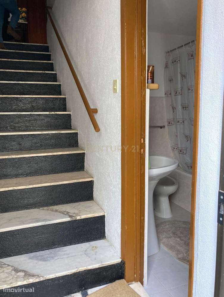 Moradia Isolada T2 em Pinzio - Pinhel - (Guarda) com garagem fechada-8