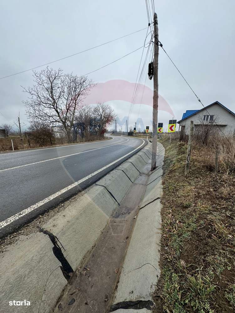 Teren intravilan 2,146 mp Carligele / Strada Vinului - Imagine principală: 2/3