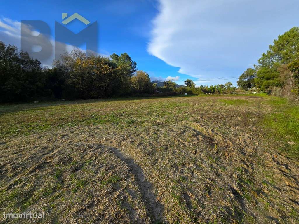 Terreno rústico para venda! Conta com uma área total de 2300 m². - Grande imagem: 5/8