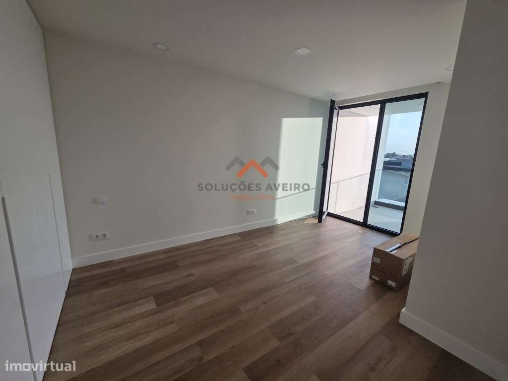 Moradia T4 a 1km das Glicinias!-38