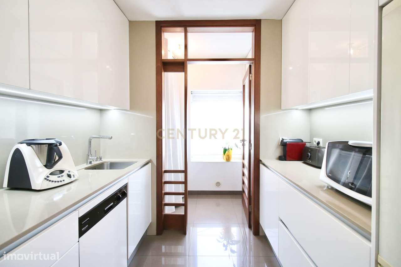 Elegância e Exclusividade no Bairro das Artes T3 Remodelado | Rua Migu-13