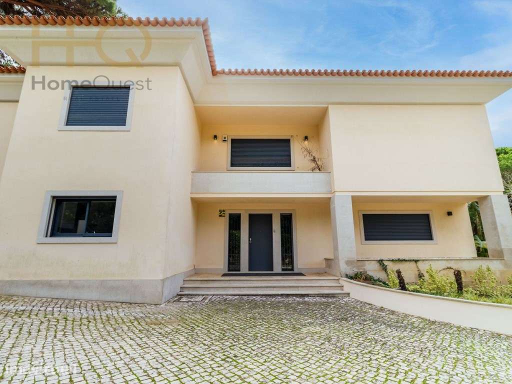 Moradia T4+2 Bairro da Martinha-9