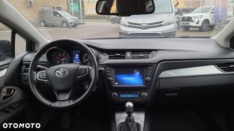 Toyota Avensis 1.6 D-4D Premium - 9
