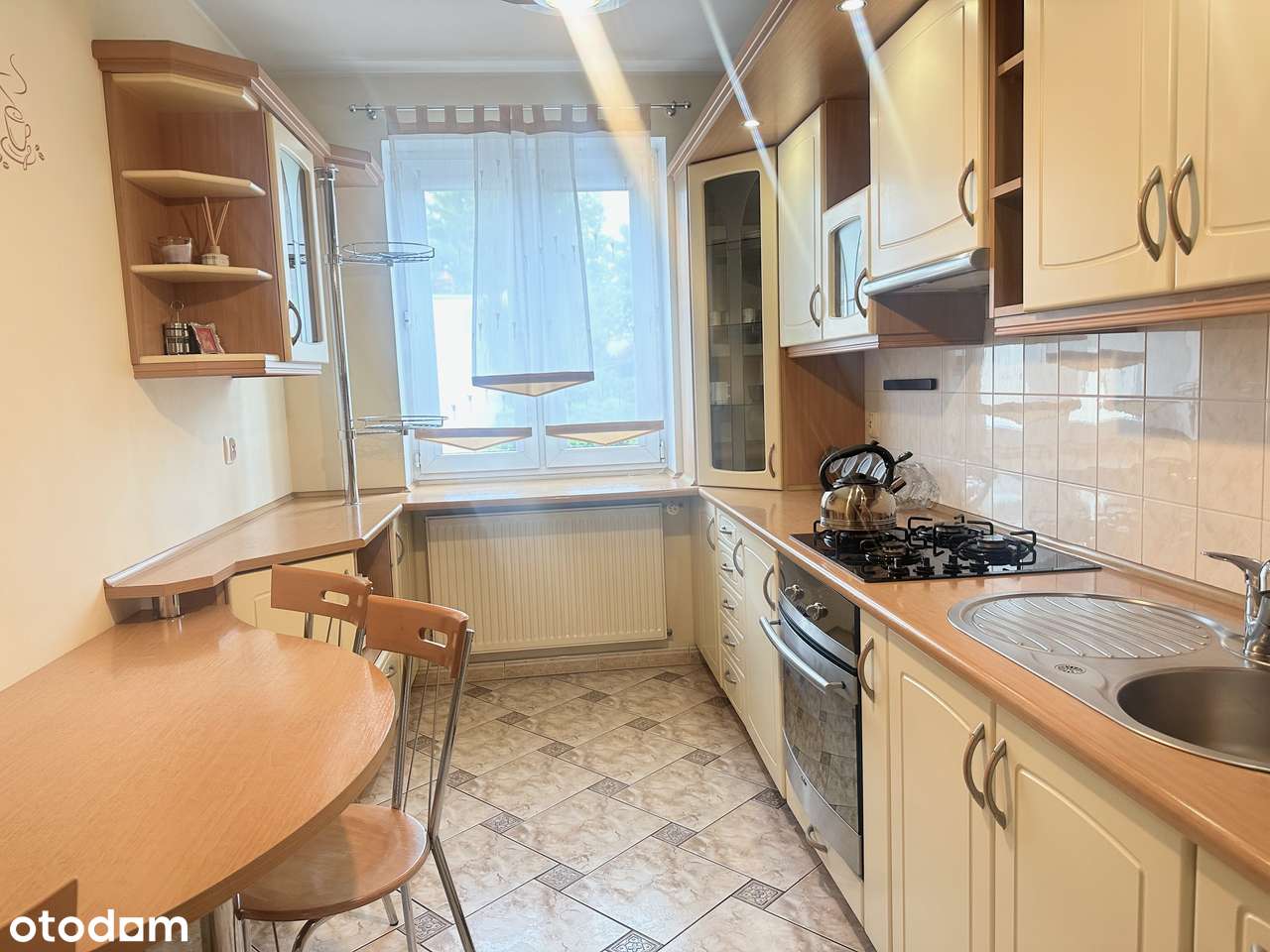 Na sprzedaż przestronne trzypokojowe mieszkanie na Górzyskowie-0