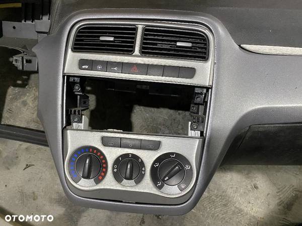 Deska rozdzielcza kokpit airbag Fiat Grande Punto - 5