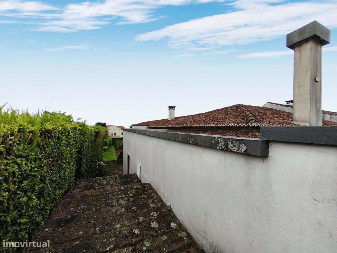Solar Centenário de Encanto Histórico com Vista Inigualável na Ilha de-12