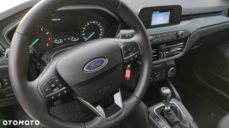 Ford Focus 1.0 EcoBoost Trend - 9